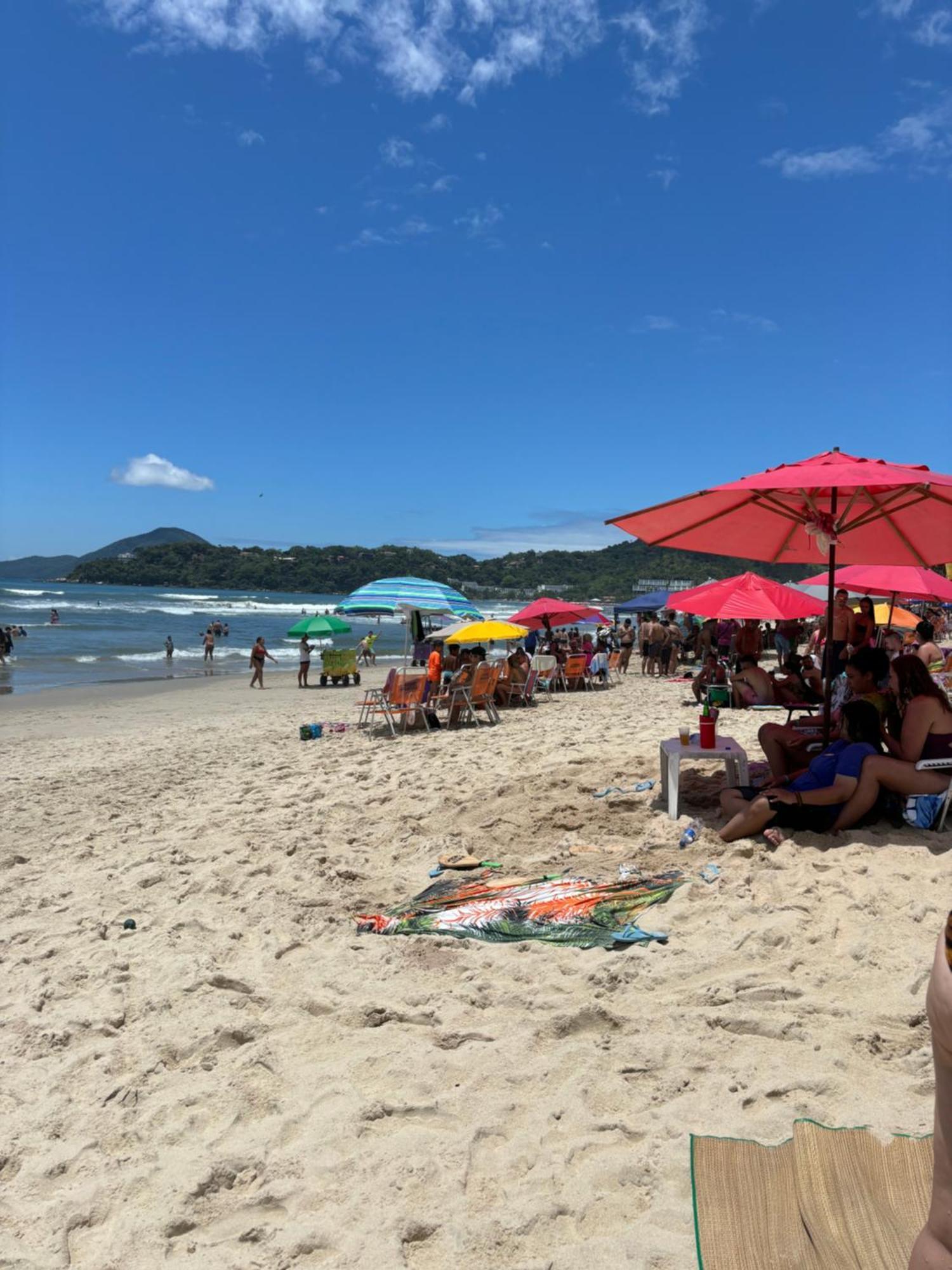 Condominio Com Muita Diversao Toninhas อูบาตูบา ภายนอก รูปภาพ
